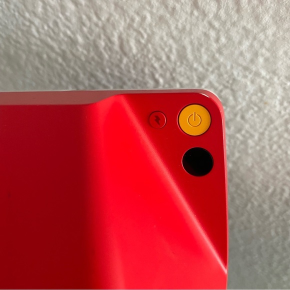 PolaroidNow i-Type Instant Camera - Red - Picture 6 of 6